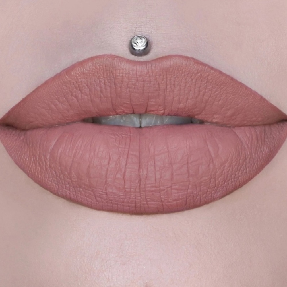 Jeffree Star Velour Liquid Lipstick. Christmas Cookie.